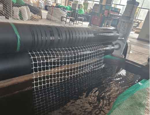 Mașină de extrudare